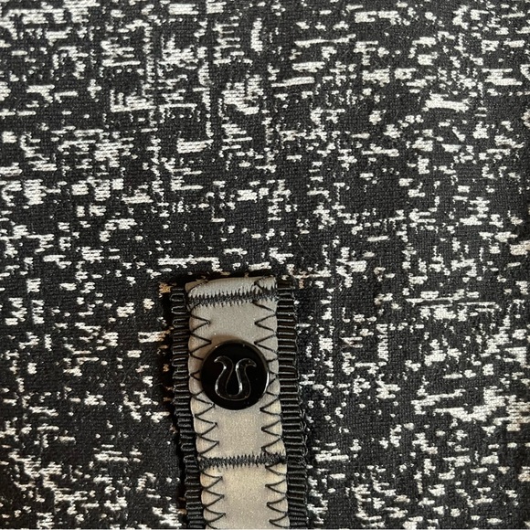 Lululemon vinyasa wrap scarf shawl 7502 - Picture 5 of 5